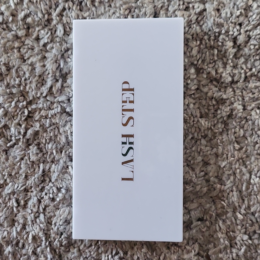 NWT Lash Step 12 Universal Matte Shades